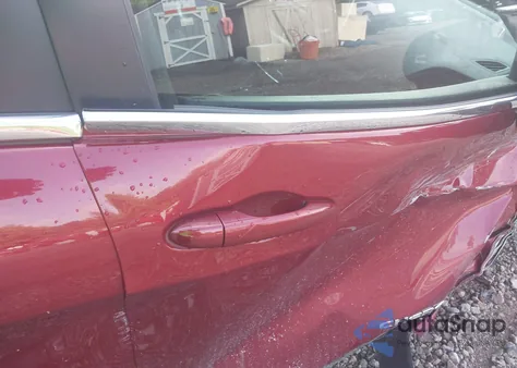 2016 Jeep Cherokee Latitude z USA, uszkodzony, nr VIN 1C4PJMCB6GW210786